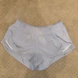 Lululemon Hotty Hot 2.5” shorts in color Daydream